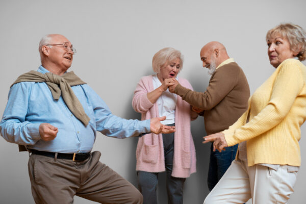 La danse adaptée en établissement : quand le mouvement rime avec bien-être et dignité